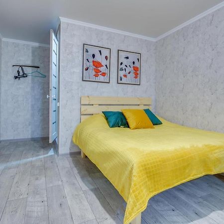 Yourhouse На Розыбакиева Утепова Недалеко От Меги Almaty Esterno foto