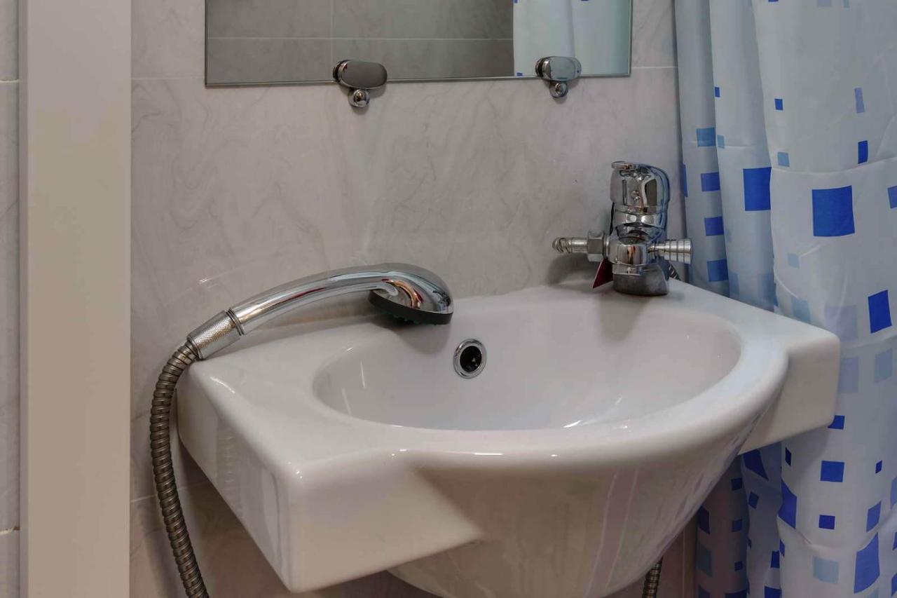Yourhouse На Розыбакиева Утепова Недалеко От Меги Almaty Esterno foto