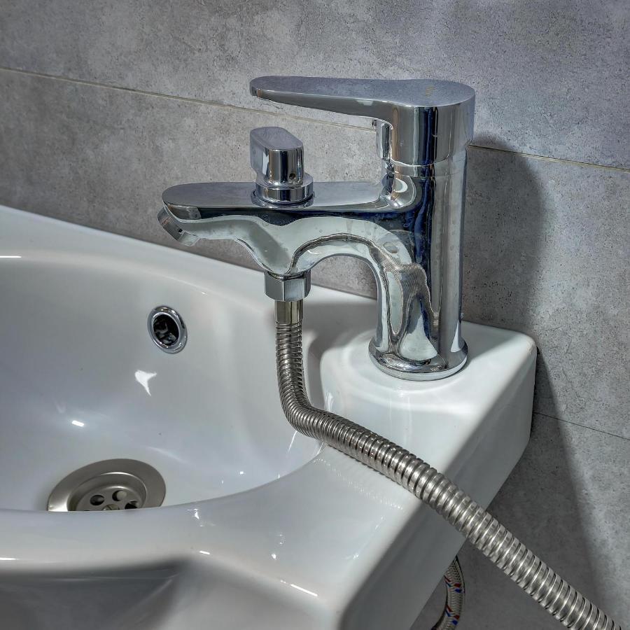 Yourhouse На Розыбакиева Утепова Недалеко От Меги Almaty Esterno foto