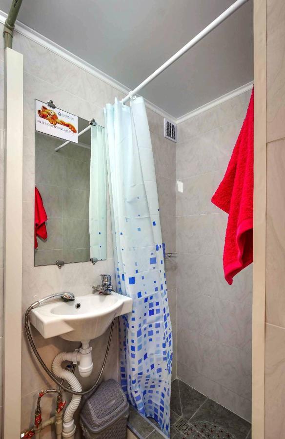 Yourhouse На Розыбакиева Утепова Недалеко От Меги Almaty Esterno foto