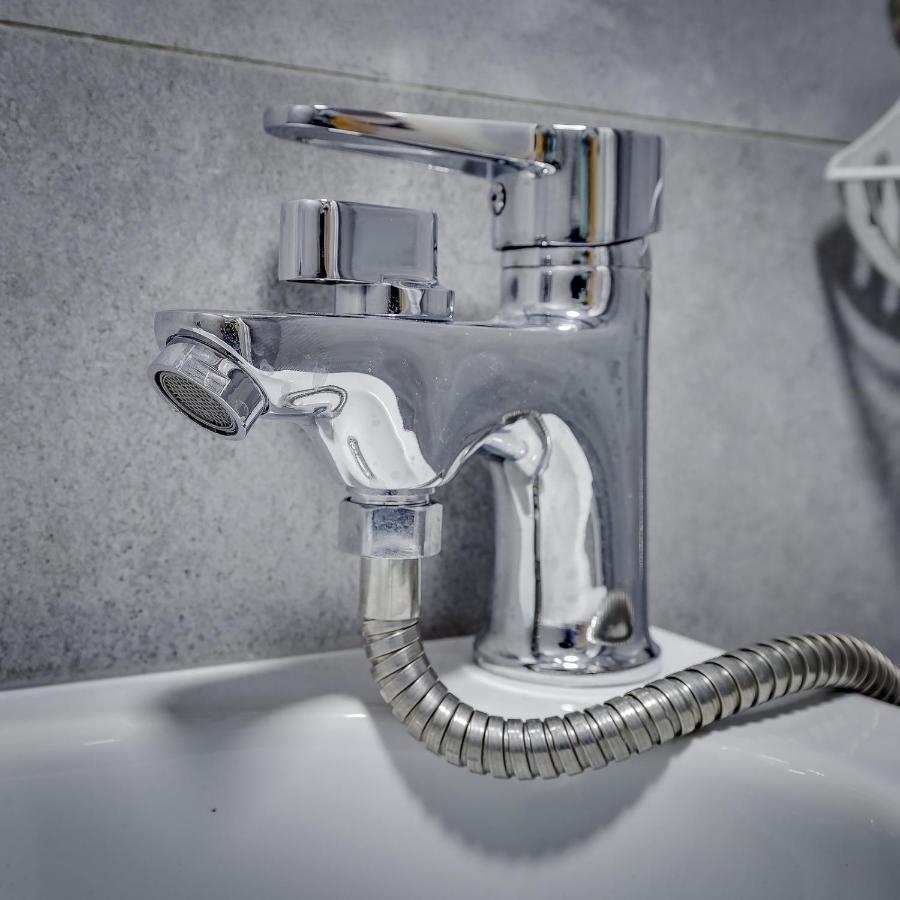 Yourhouse На Розыбакиева Утепова Недалеко От Меги Almaty Esterno foto